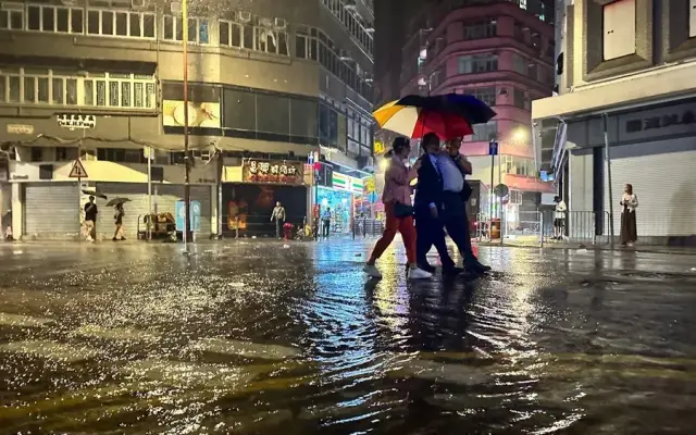 El sureste de China, en alerta máxima tras llegada tifón Noul