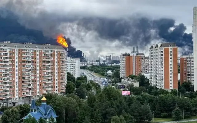 Rusia denuncia lanzamiento de más 400 drones contra Moscú