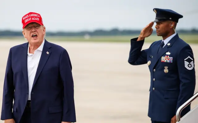 Trump aconseja a Irán «izar la bandera blanca de la rendición»