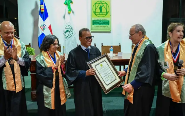 Basilio Belliard ingresa como Miembro Academia de Ciencias
