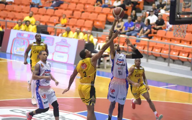 Abadina llama clubes inscribir nómina de jugadores TBS de DN