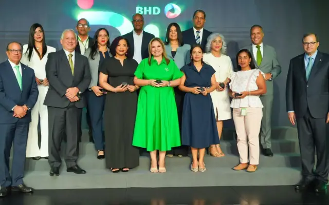 BHD reconoce trayectoria 997 empleados por años de servicio