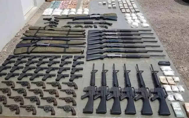 Policía ocupa 109 armas fuego y drogas en región Enriquillo