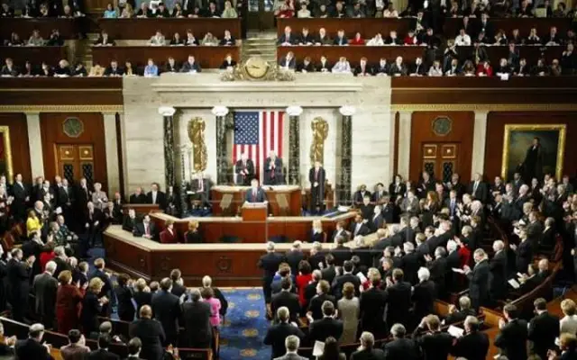 Congreso daría a Trump nuevas facultades de imponer aranceles