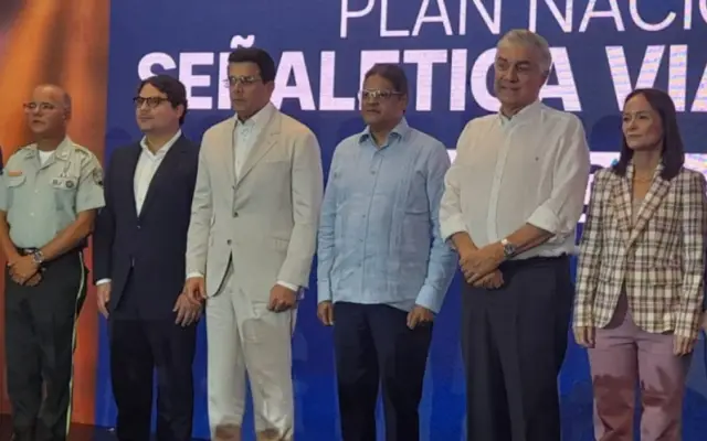 Lanzan plan para modernizar la señalización vial zonas turísticas