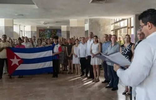 Cuba recibe a los diplomáticos expulsados de R. Dominicana