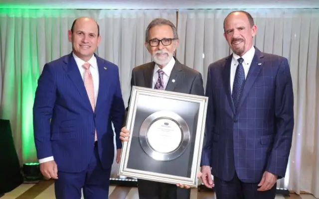 Banco Caribe reconoce legado del empresario Edmundo Aja