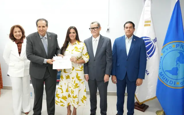 Salud reconoce Banco BHD por promover la lactancia materna