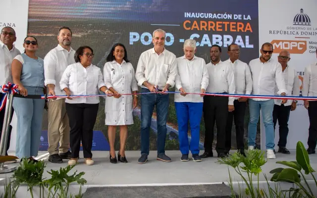 Presidente inaugura obras en provincias suroeste dominicano
