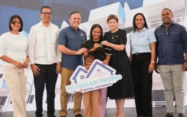 Neyba: Entregan primera etapa del Residencial Vista del Lago