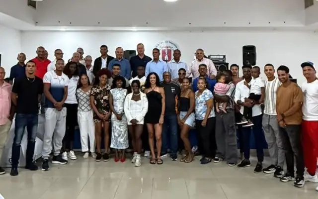 Atletismo agasaja medallistas y entrenadores por actuación JCC