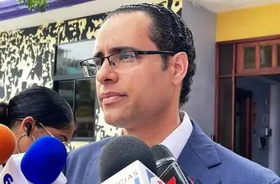 Cuestiona crecimiento nómina pública y calidad de los servicios