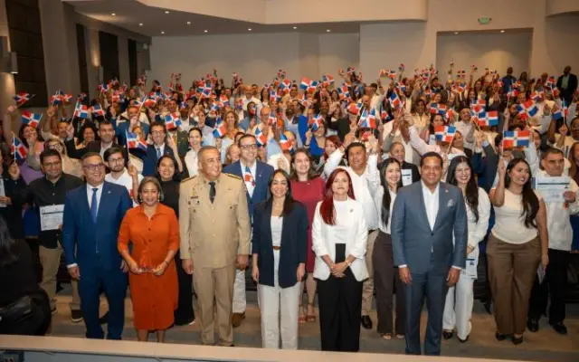 Unos quieren irse, pero docenas llegan a quedarse en Rep. Dom.