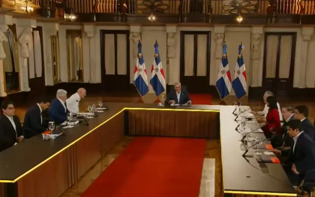 EN VIVO: Presidente y otros funcionarios en rueda prensa