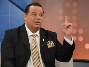 Dice de 5 a 7 millones dólares costo competir por Alcaldía SDE