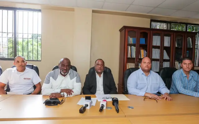 CNTD respalda a trabajadores Miches y orden playa Esmeralda