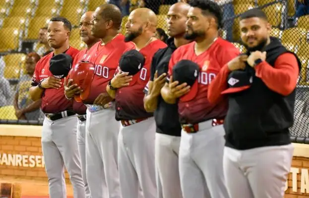 El Escogido mantiene intacto su cuerpo entrenadores en el 2026