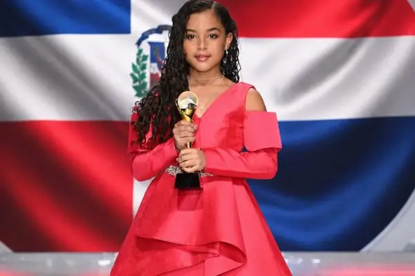 Modelo infantil dominicana proclamada Imagen de Colombia Fashion Kids