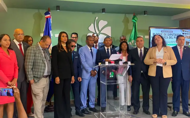 FP pide interpelar Ministro de Educación por «precariedades»
