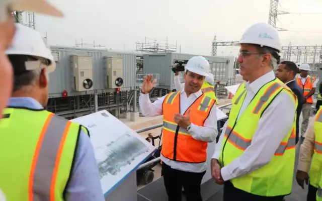 Abinader supervisa la central termoeléctrica Punta Caucedo