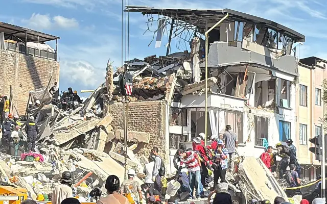 COLOMBIA: Ascienden a 304 los muertos por el terremoto de 7,4