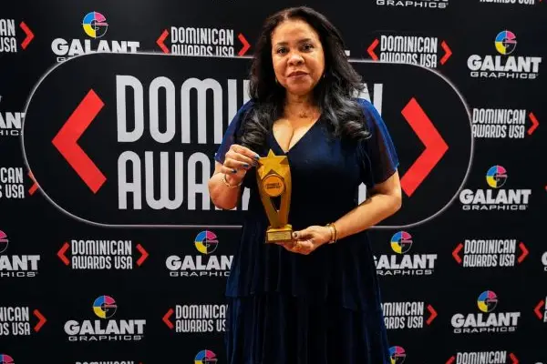 NY: Premios Dominicanos USA reconoce a periodista Aracelis Carvajal