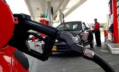 En RD dejan iguales precios de 5 combustibles, bajan 2 y suben 2
