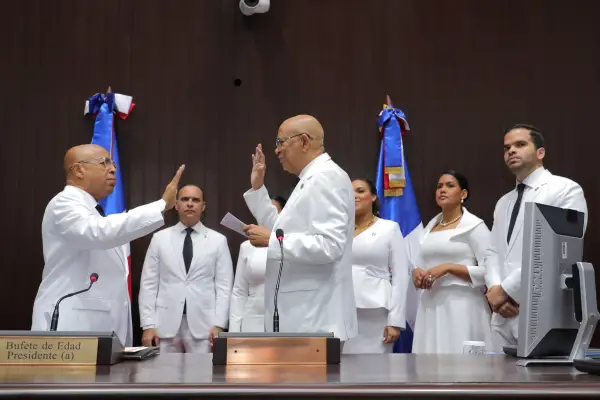De los Santos y Pacheco son ratificados en Senado y la CD