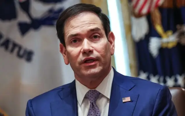 Rubio: Ormuz está abierto y EU participa diálogo Irán y Omán