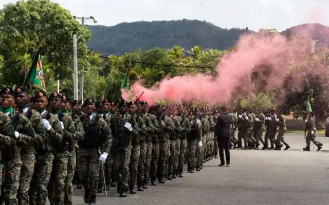 Ejército gradúa a 587 nuevos rasos Campamento «16 Agosto»