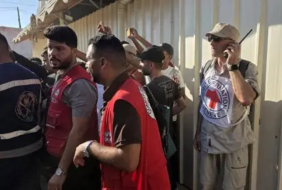 Israel deja en libertad 35 presos palestinos bajo supervisión