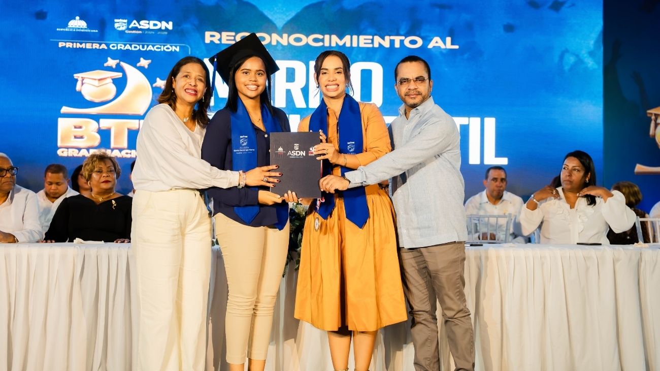 ITLA entrega 800 becas tecnológicas en Santo Domingo Norte