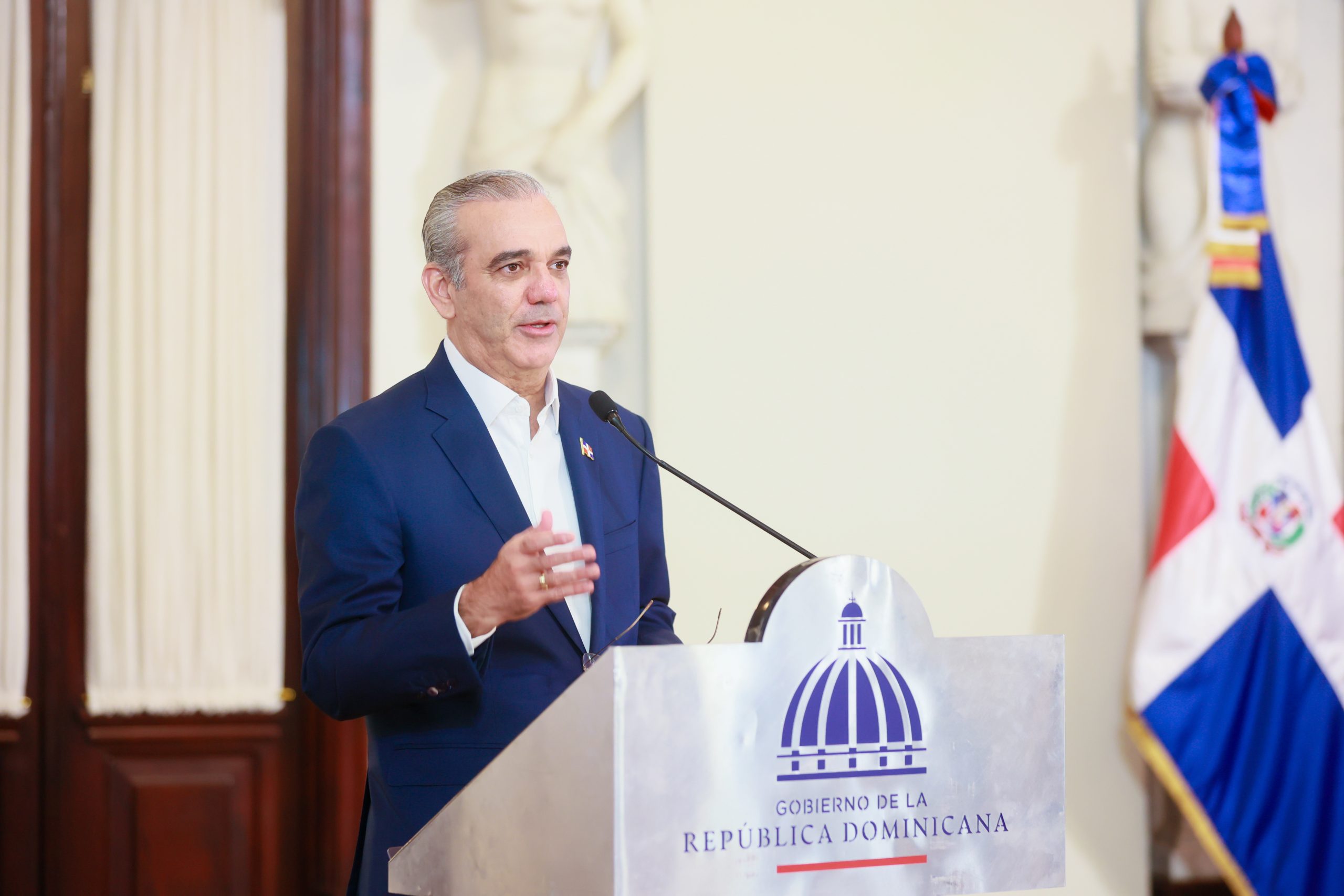 Abinader lanza Eficompras, la primera tienda virtual del Estado