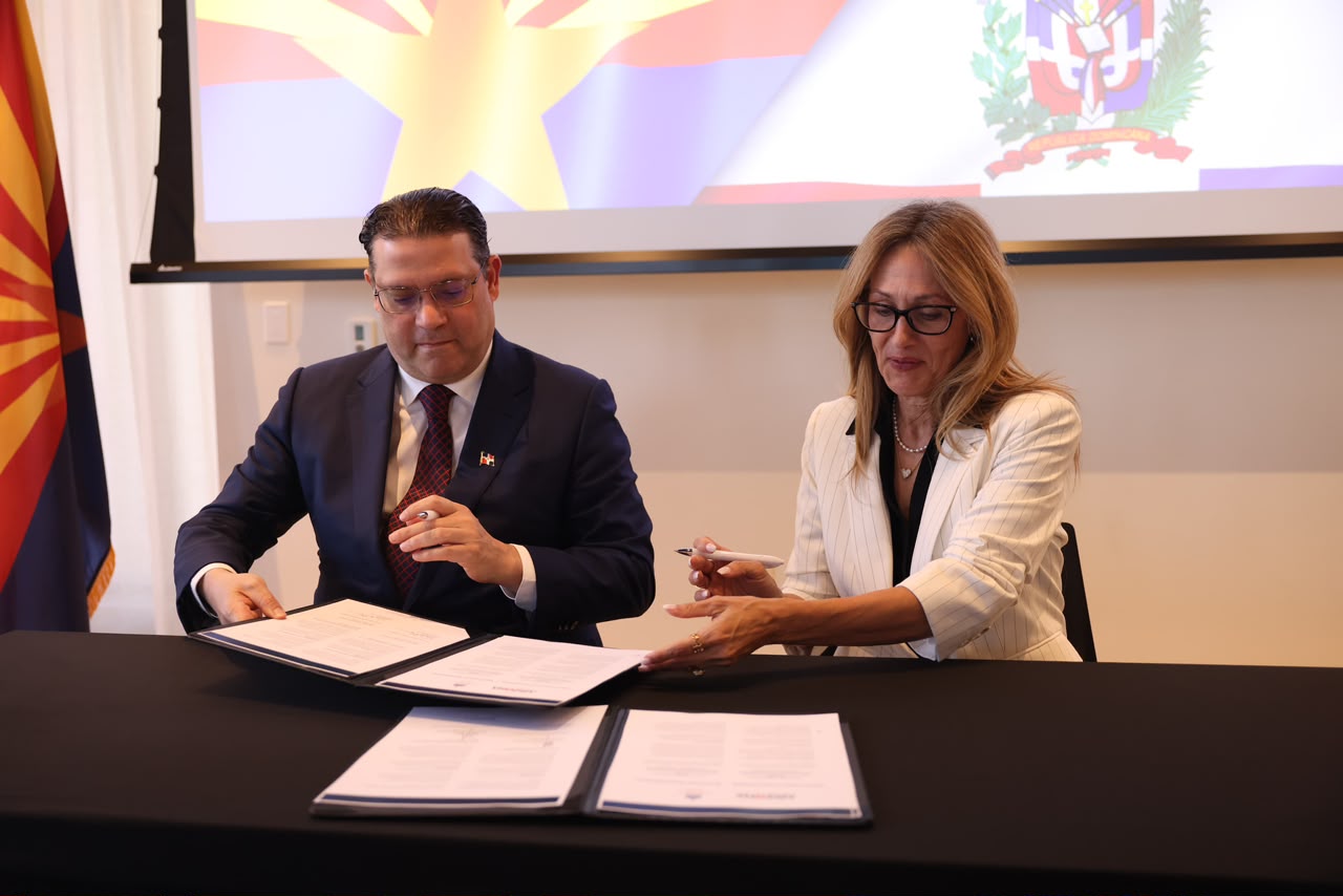 MICM y Arizona pactan alianza para industria de semiconductores