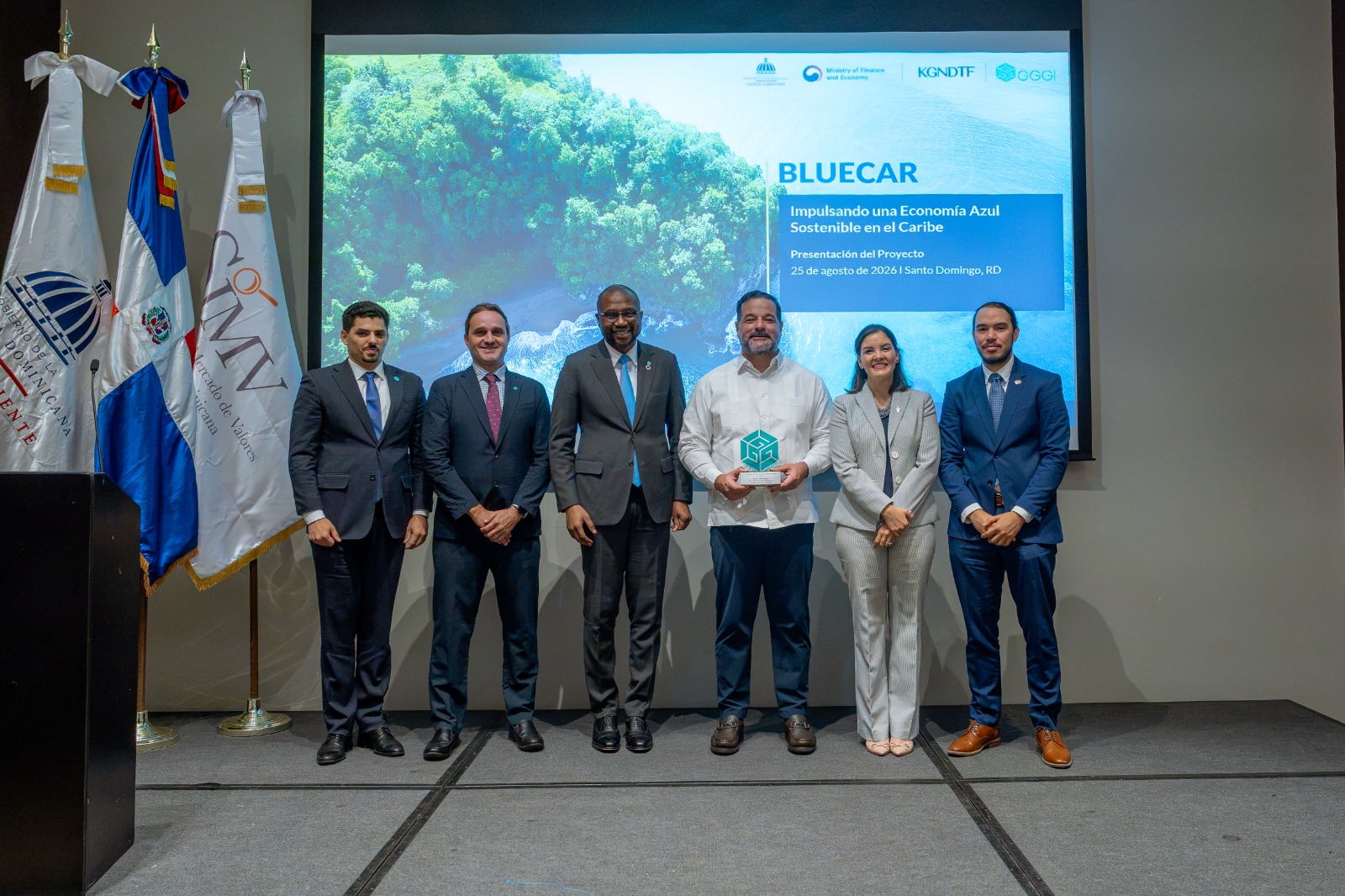 Lanzan programa Bluecar para captar USD 100 millones en bonos azules
