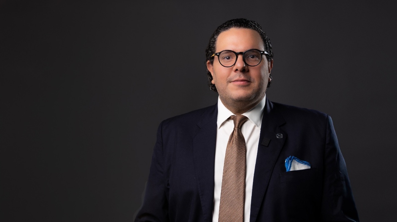 Abinader designa a Víctor Cedeño Brea superintendente de Bancos