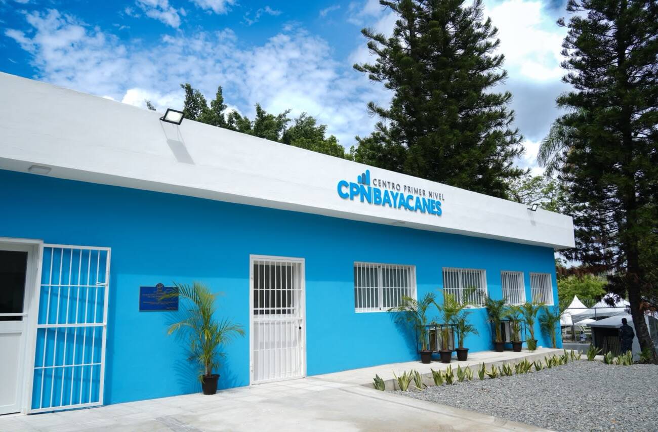SNS entrega dos centros de salud y remoza hospital de Cotuí