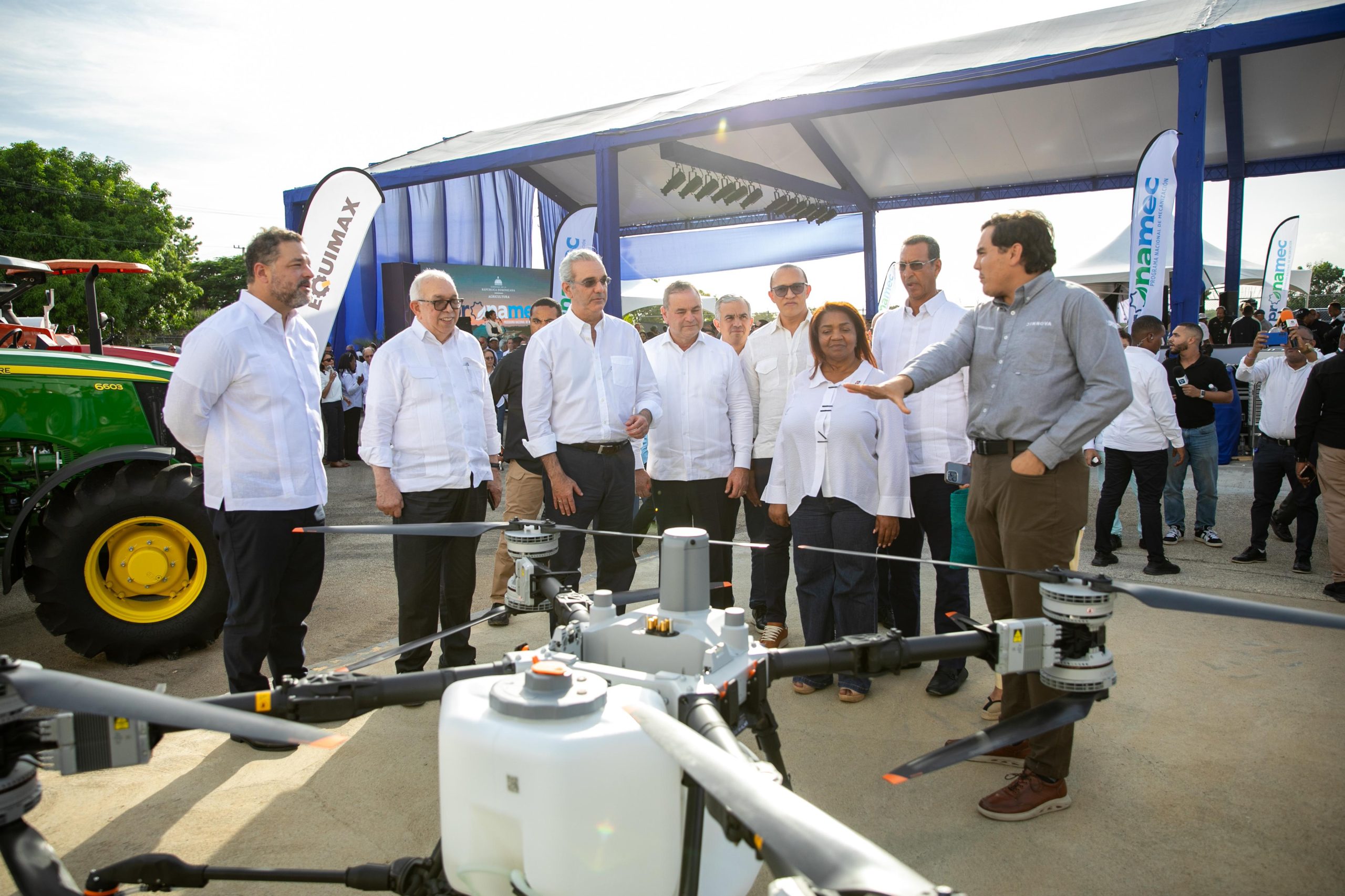Abinader lanza programa de mecanización agrícola con RD 200 millones