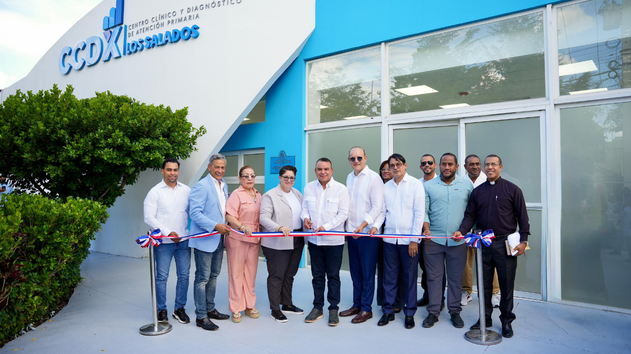 SNS entrega remozado centro diagnóstico en Los Salados, Santiago
