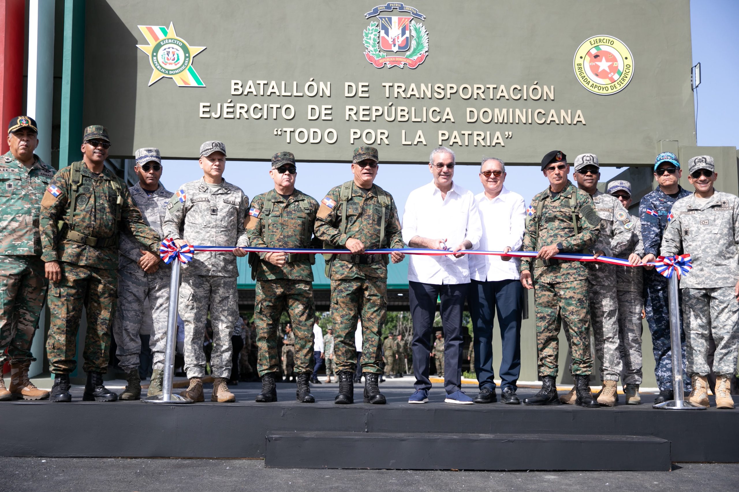 Abinader inaugura batallón del Ejército por RD 142,238,939