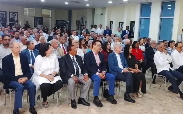 Decenas acuden presentación libro sobre crisis RD de 1994