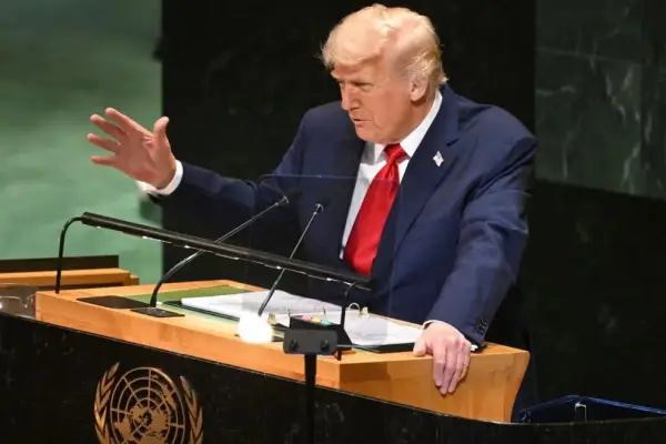 Trump duda entre acuerdo Irán o «aniquilar» a la Rep. Islámica