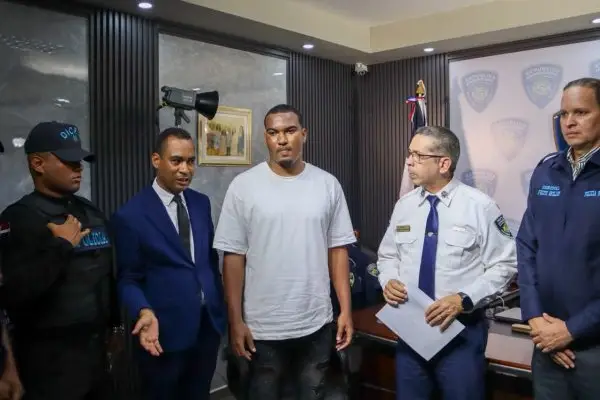 Se entrega tercer implicado en doble homicidio en Boca Chica