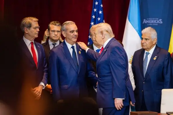 Donald Trump califica a Abinader de “gran hombre”