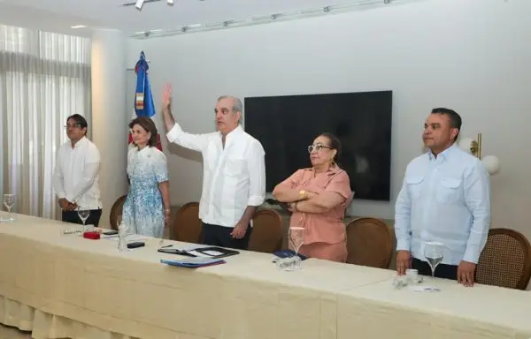 Santiago: Abinader juramenta voluntariado Hosp. Antonio Trueba
