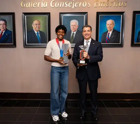 El Popular reconoce la histórica temporada de Marileidy Paulino