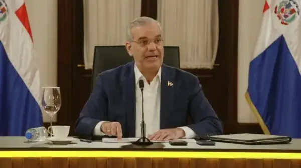 Abinader dice quien cometa un delito enfrentará penas severas