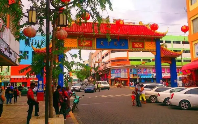 Alertan sobre la expansión de negocios chinos en zonas RD