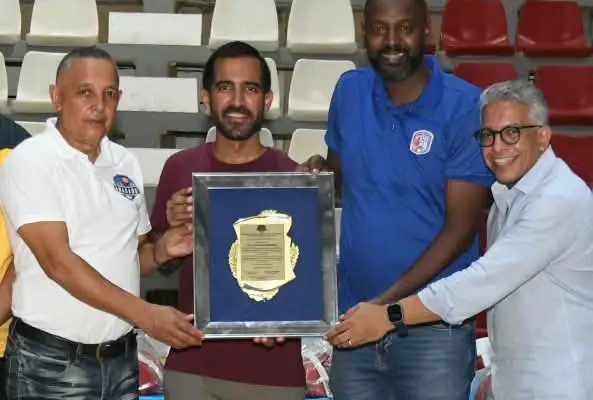 Francia Nueva y Maranatha triunfan en torneo basket U21
