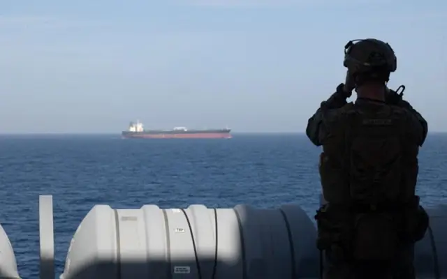 EU niega Guardia de Irán haya alcanzado 2 de sus destructores